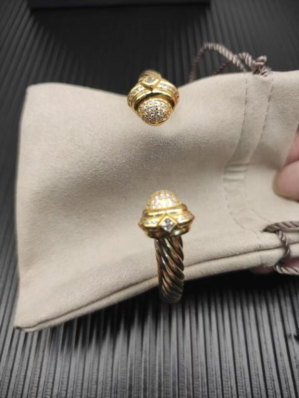 David Yurman Cable Classics Glod Bracelet - Picture 5 of 6